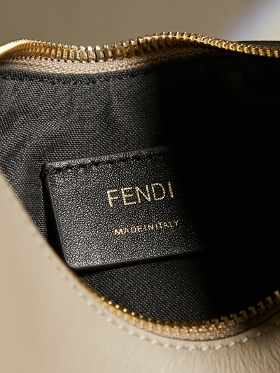 フェンディバッグ全体デザイン